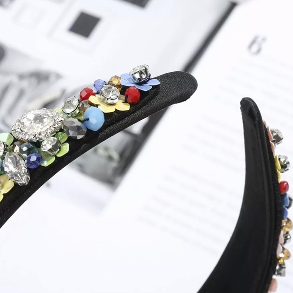 Super Elegant Embellished Headband to Enhance your Casual or Night Our Hair look - Picture 7 of 10